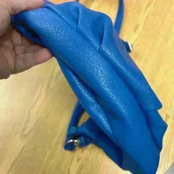 Juicy Couture Blue Shoulder Bag - Picture 7 of 10